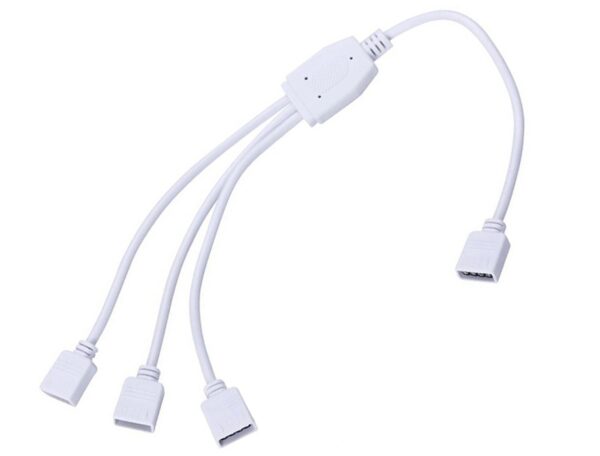 Rozdzielacz RGB na trzy taśmy LED z gniazdem 4-piny
