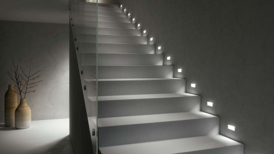 1c30e9418aa9b4fc6f983e1c031a Profil LED przypodłogowy TIANO czarny lakierowany 2 m