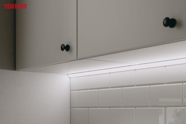 Profil LED kątowy Arre srebrny 3m klosz transparentny