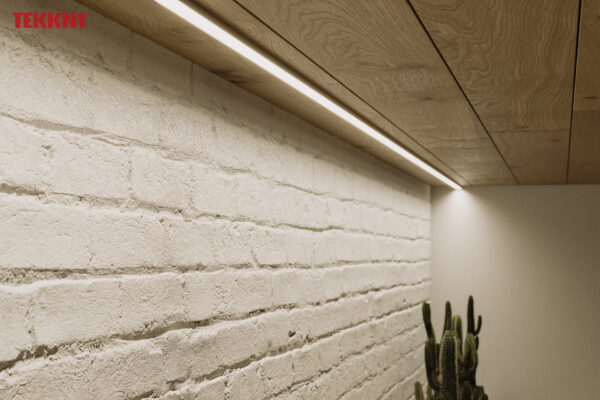 Profil LED natynkowy Egen czarny 2m klosz transparentny