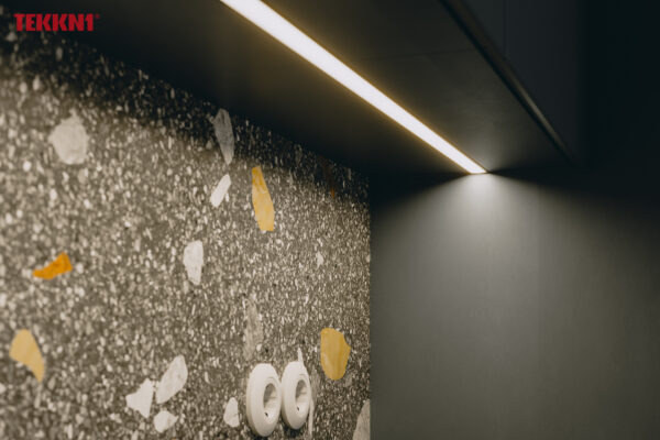 Profil LED wpuszczany Tved czarny 3m klosz transparentny